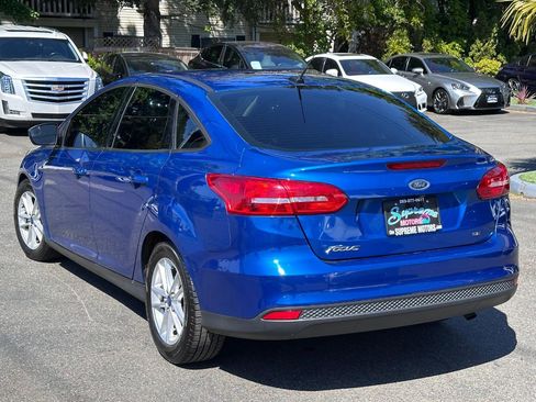 Used 2018 Ford Focus SE FWD image 5