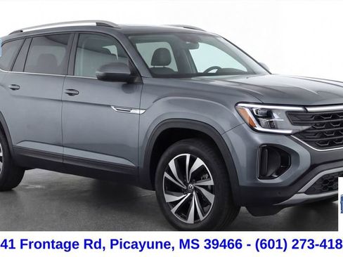 Used 2025 Volkswagen Atlas Cross Sport SE image 2