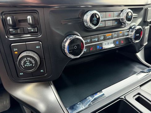 Used 2025 Ford F150 Lariat w/ Equipment Group 501A Mid image 36