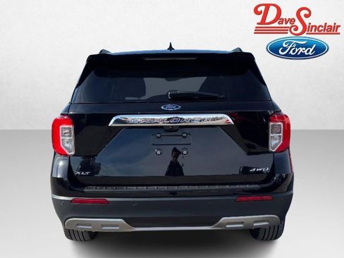 Used 2023 Ford Explorer XLT w/ Equipment Group 202A AWD/4WD image 8