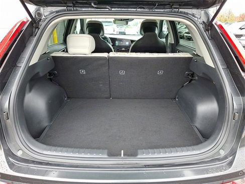 Used 2023 Kia Niro EX image 28