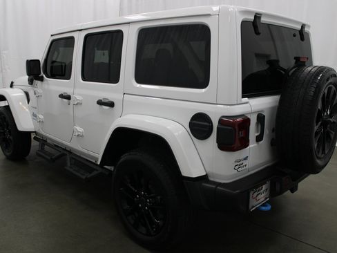 Used 2024 Jeep Wrangler Unlimited Sahara image 7