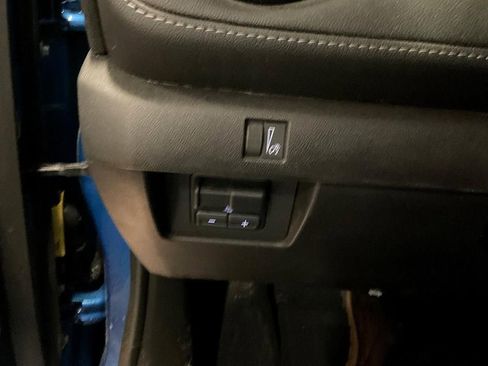 Used 2023 Chevrolet Colorado LT w/ LT Convenience Package III image 19