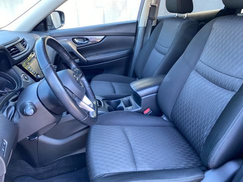 Used 2019 Nissan Rogue SV w/ Premium Package image 7