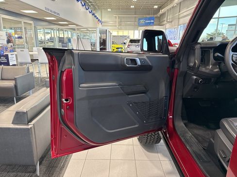 New 2025 Ford Bronco Badlands image 8