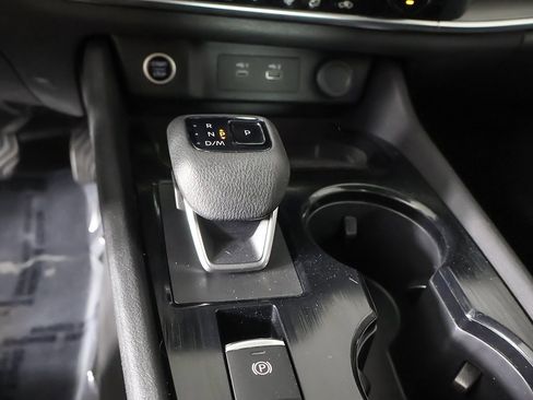 Used 2023 Nissan Rogue SV image 41