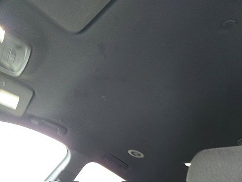 Used 2023 Chevrolet Traverse LT image 20