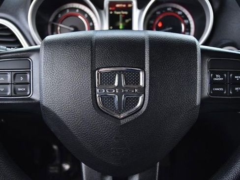 Used 2020 Dodge Journey SE w/ Blacktop Package image 16