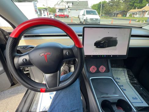 Used 2022 Tesla Model Y Performance AWD/4WD image 11