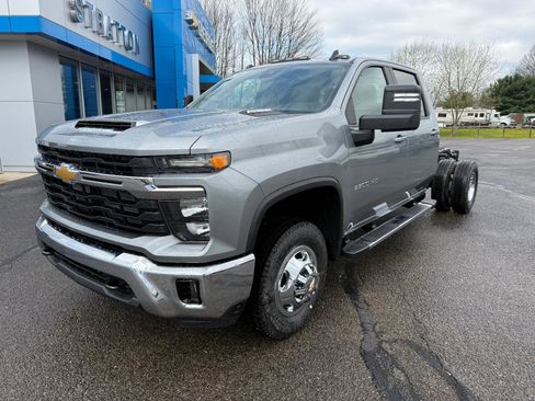 Used 2026 Chevrolet Silverado 3500 LT w/ Convenience Package AWD/4WD image 1
