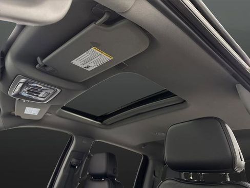 Used 2025 GMC Sierra 2500 Denali w/ Technology Package image 7