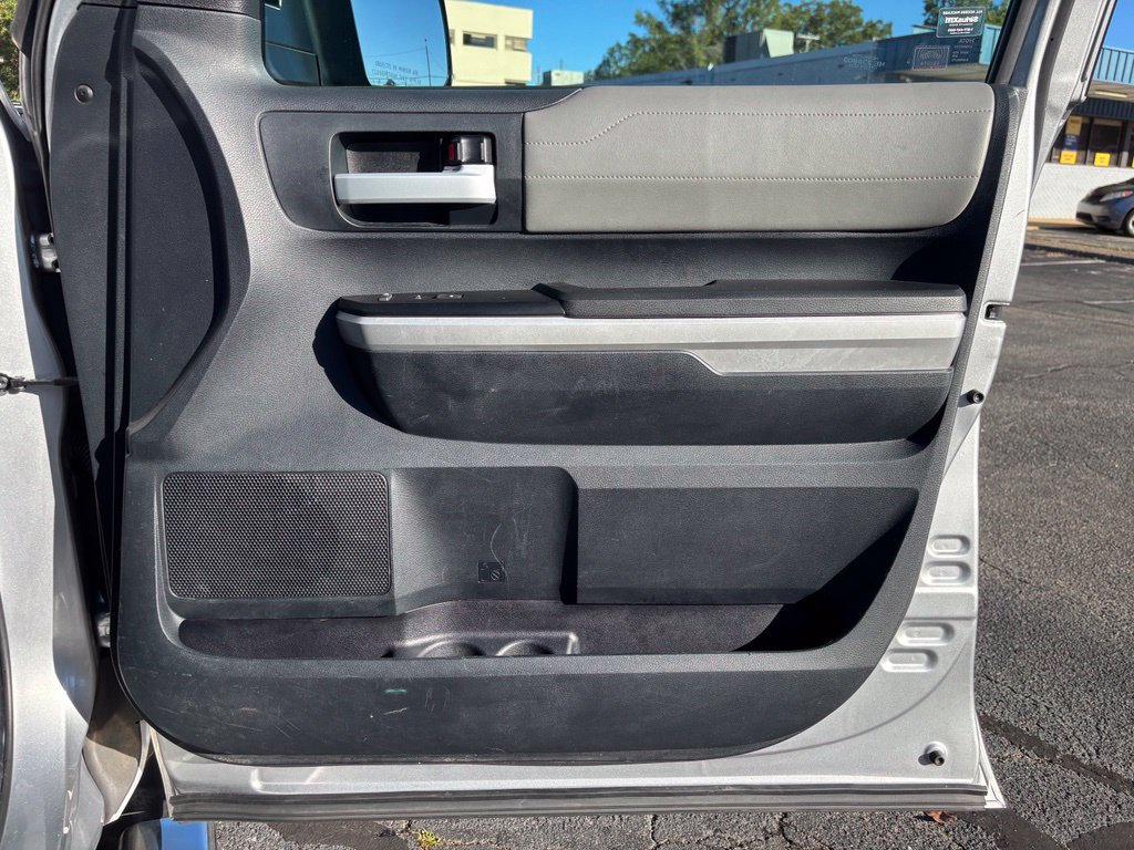 Used 2015 Toyota Tundra Limited w/ Limited Premium Package AWD/4WD image 29