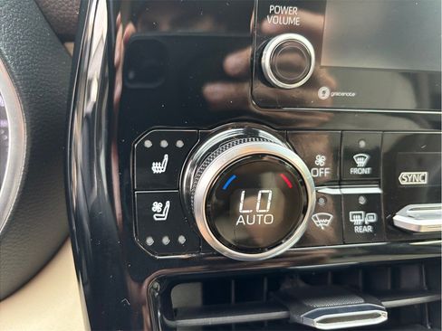 Used 2020 Toyota Highlander Limited AWD/4WD image 34