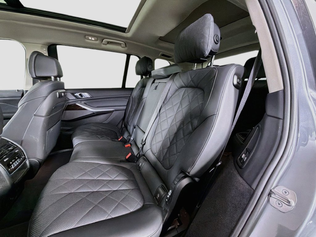 Used 2025 BMW X7 xDrive40i AWD/4WD image 25