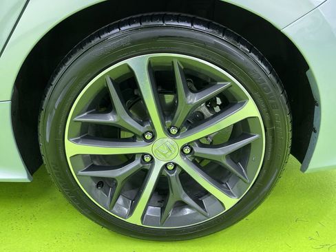 Used 2022 Honda Civic Touring image 16