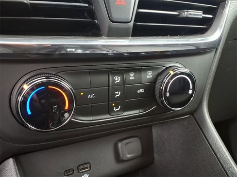 Certified 2025 Buick Encore GX Preferred image 12