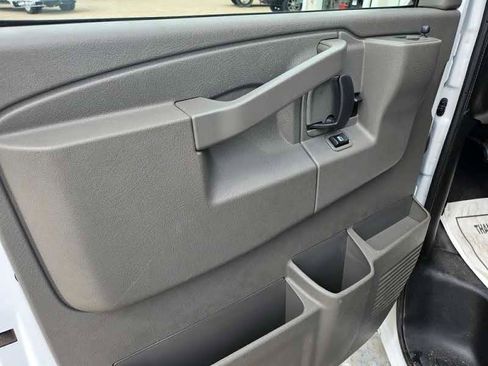 Used 2024 GMC Savana 2500 w/ Driver Convenience Package image 13