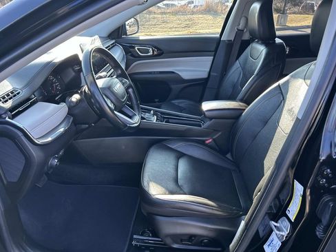 Used 2022 Jeep Compass Limited image 22