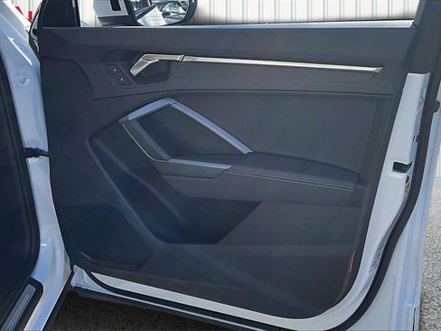 Used 2025 Audi Q3 2.0T Premium w/ Convenience Package image 28