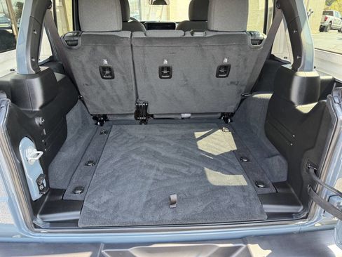 Used 2024 Jeep Wrangler Unlimited Sport AWD/4WD image 10