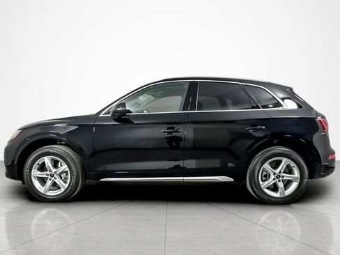 Used 2023 Audi Q5 2.0T Premium w/ Convenience Package AWD/4WD image 2