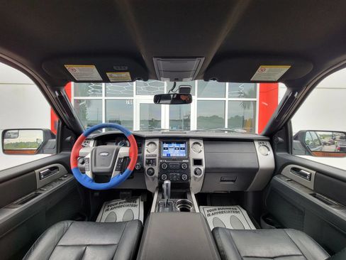 Used 2017 Ford Expedition Limited AWD/4WD image 9