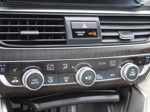 Used 2020 Honda Accord Touring image 38