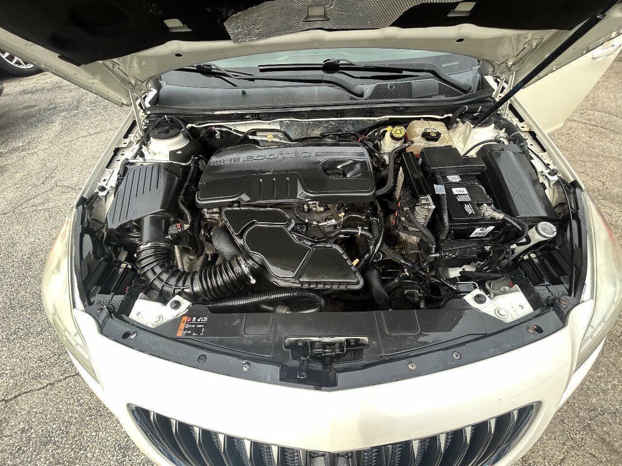 Used 2012 Buick Regal Leather FWD image 15