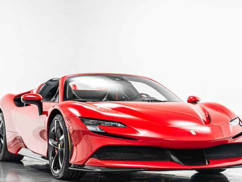 Used 2025 Ferrari SF90 Spider AWD/4WD image 3