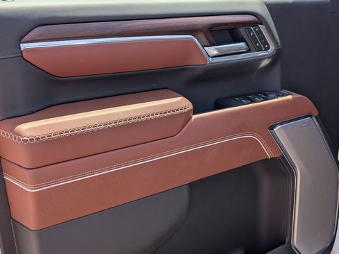 New 2026 GMC Sierra 3500 Denali Ultimate AWD/4WD image 15