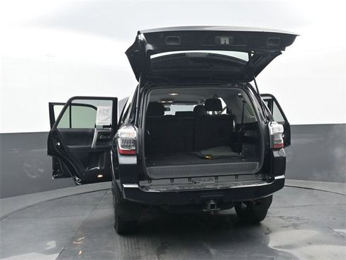 Used 2018 Toyota 4Runner SR5 image 36