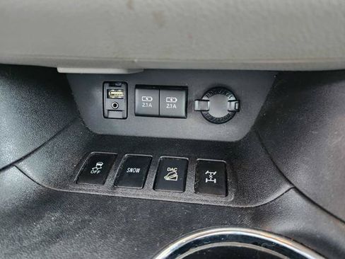 Used 2018 Toyota Highlander XLE AWD/4WD image 27