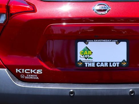 Used 2020 Nissan Kicks SR w/ SR Premium Package FWD image 19