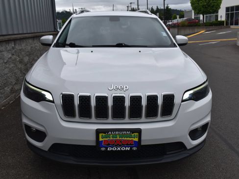 Used 2019 Jeep Cherokee Latitude Plus FWD image 2