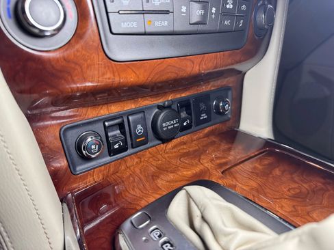 Used 2016 INFINITI QX80 4WD w/ Deluxe Technology Package image 37