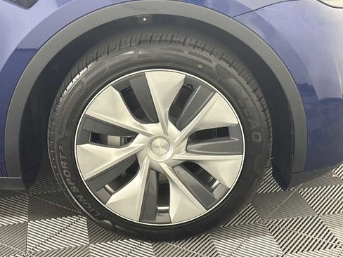 Used 2022 Tesla Model Y Long Range AWD/4WD image 13