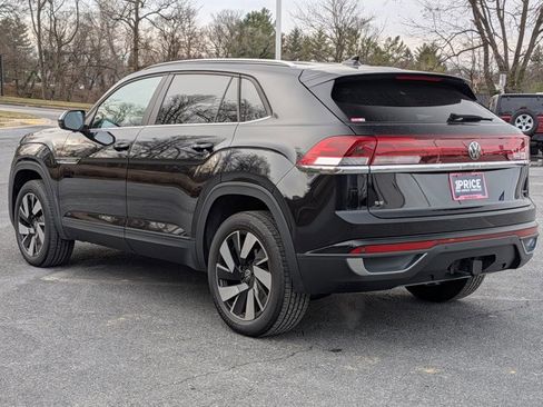 Used 2024 Volkswagen Atlas Cross Sport SE image 8