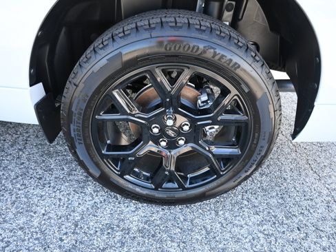 New 2026 Ford Maverick Lobo AWD/4WD image 11