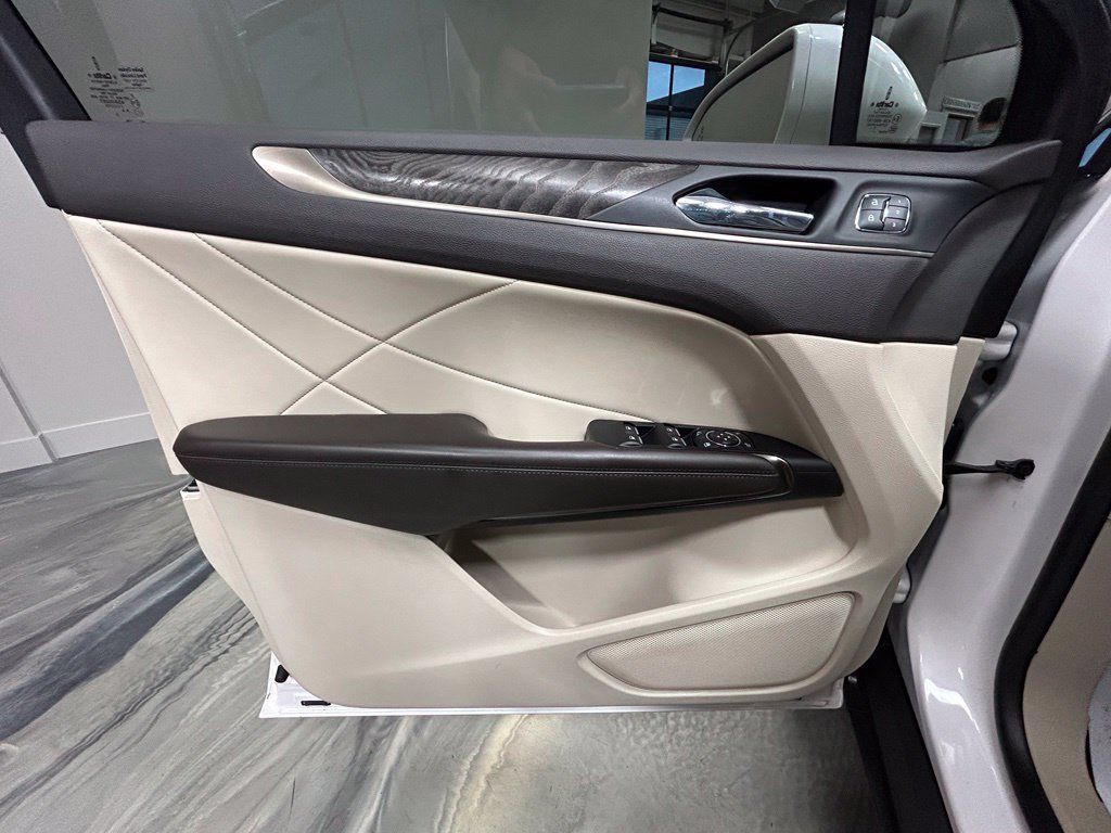 Used 2018 Lincoln MKC Reserve FWD image 52