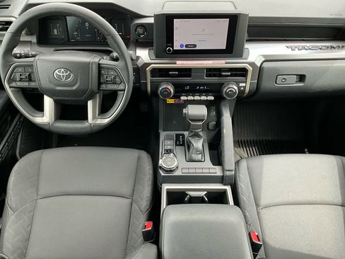 Used 2025 Toyota Tacoma SR5 w/ SR5 Upgrade Package AWD/4WD image 12