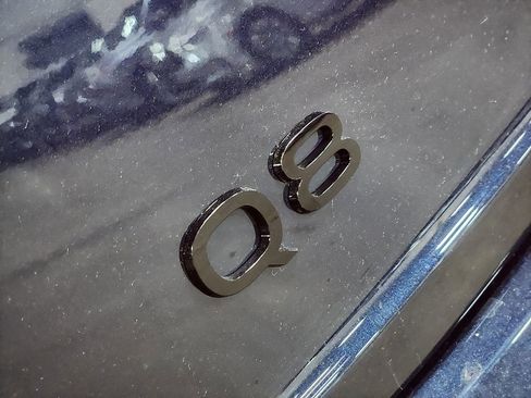 Used 2025 Audi Q8 Premium Plus image 25