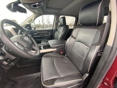 Used 2024 RAM 3500 Laramie image 11