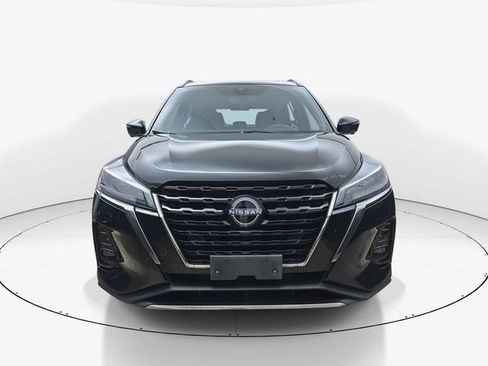 Used 2023 Nissan Kicks SR w/ Interior Electronics Package FWD image 12