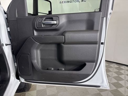 Used 2025 Chevrolet Silverado 2500 Custom w/ Custom Value Package image 25