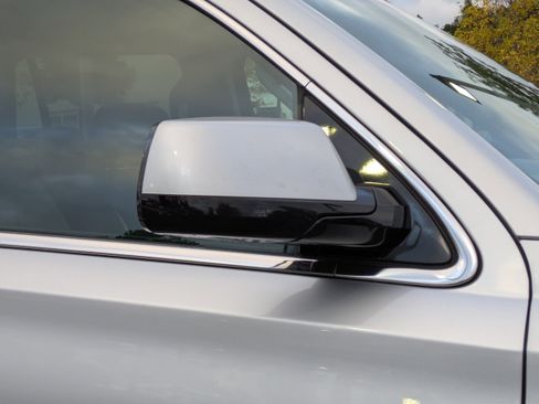 Used 2019 Chevrolet Tahoe LT image 12