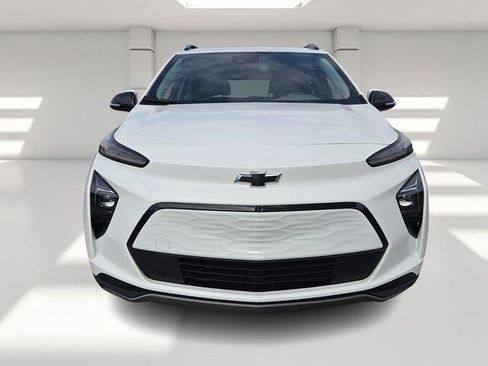 Used 2023 Chevrolet Bolt EUV Premier w/ Sun & Sound Package image 8