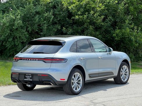 Certified 2026 Porsche Macan AWD/4WD image 6