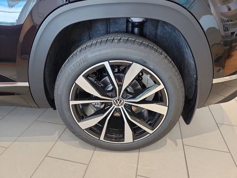 New 2026 Volkswagen Atlas Cross Sport SEL Premium R-Line image 9