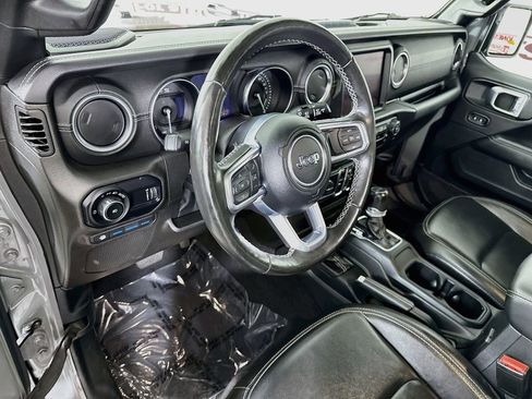 Used 2023 Jeep Wrangler Unlimited Sahara w/ Cold Weather Group AWD/4WD image 19