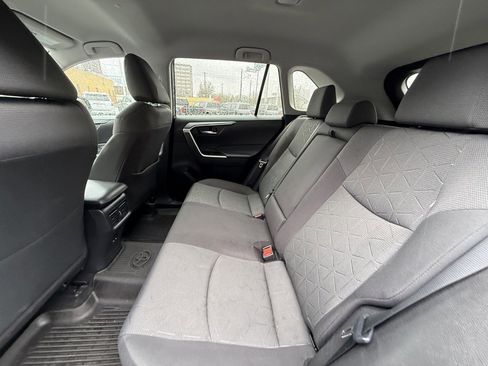 Certified 2022 Toyota RAV4 XLE image 17